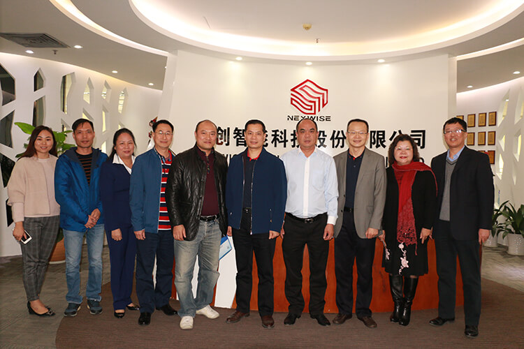 與南沙街商會合影(官首）.jpg